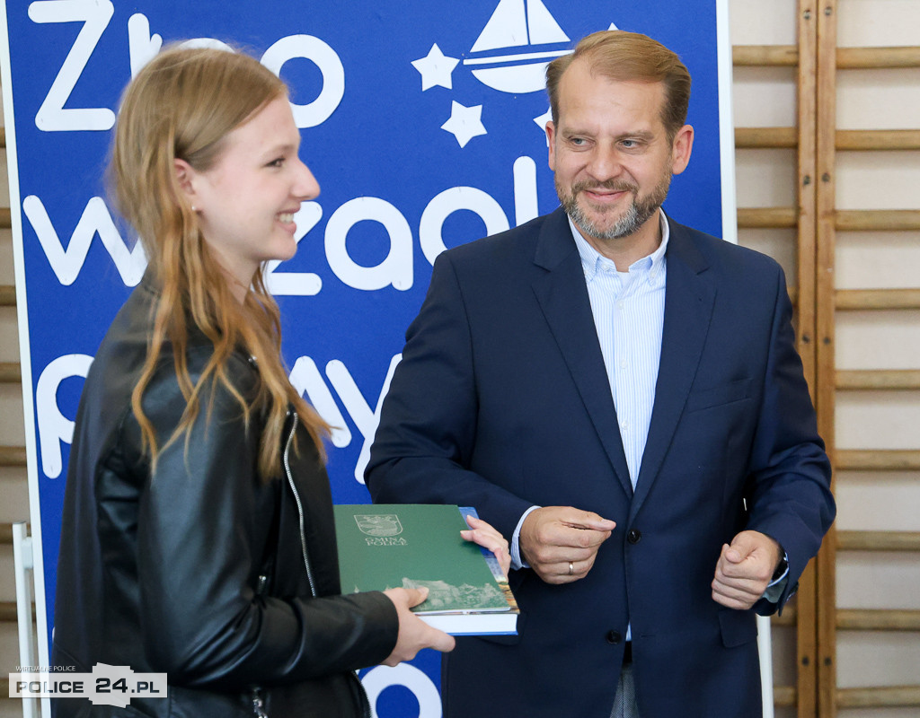 Nagrody dla najzdolniejszym uczniów w gminie Police