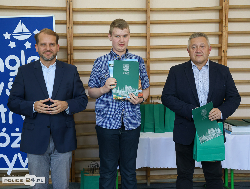 Nagrody dla najzdolniejszym uczniów w gminie Police