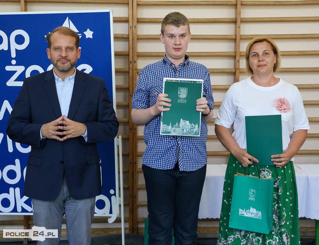 Nagrody dla najzdolniejszym uczniów w gminie Police