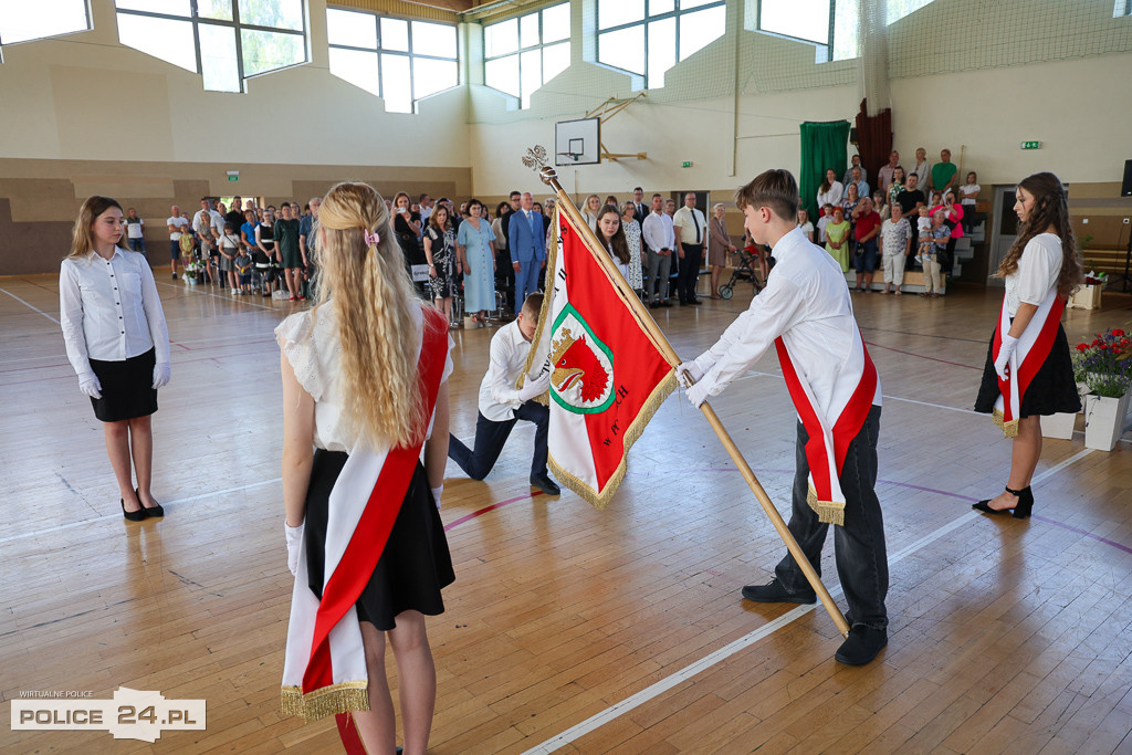 Pożegnanie klas ósmych w SP 3 i SP 8 w Policach