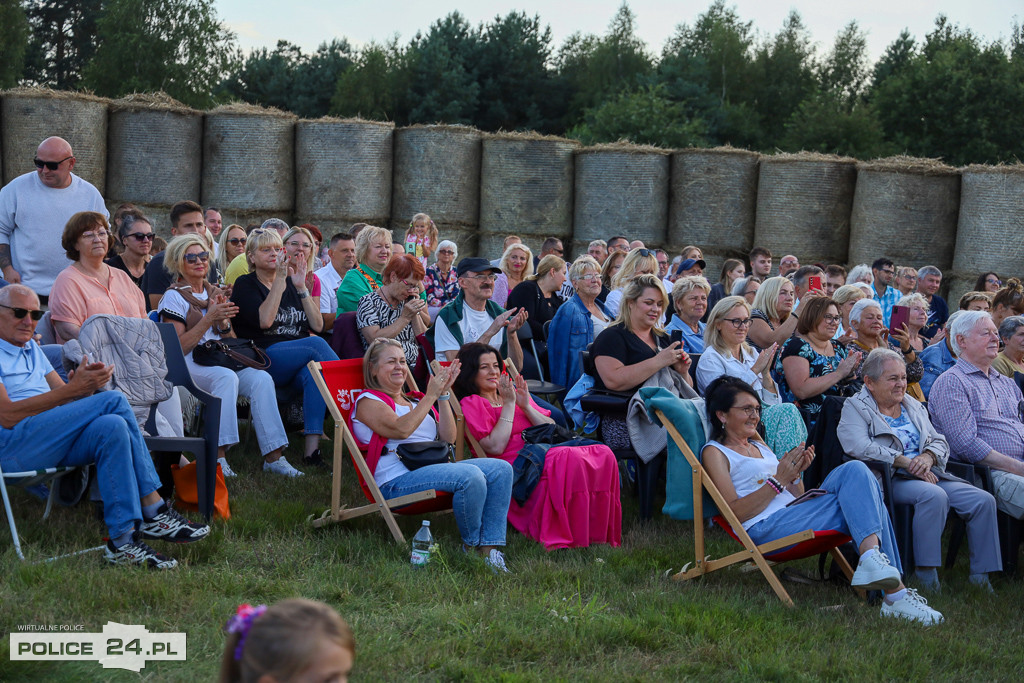 Koncert Agnieszki Hekiert Trio w Niekłończycy