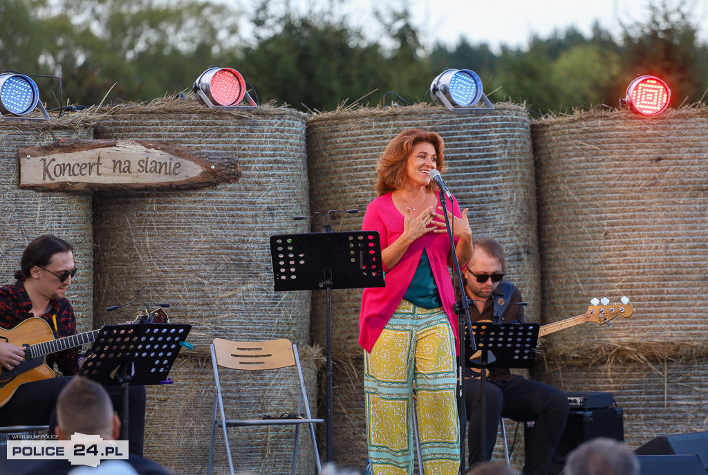 Koncert Agnieszki Hekiert Trio w Niekłończycy