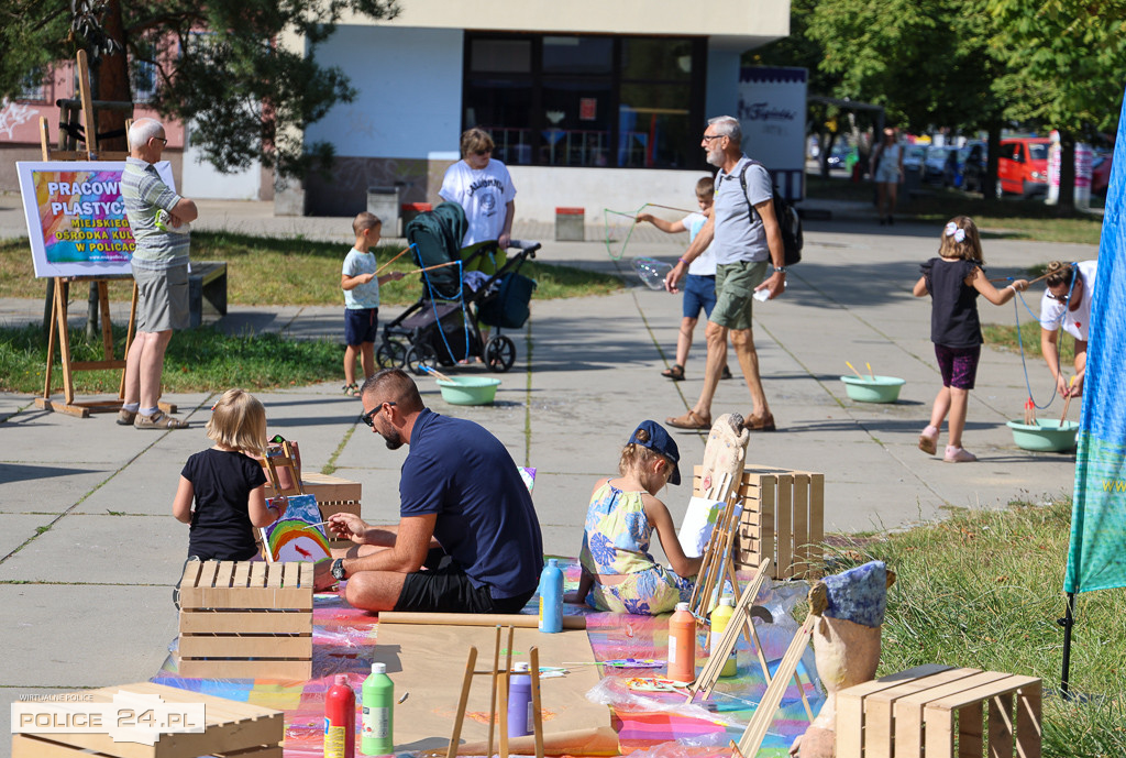 Plenerowe warsztaty plastyczne w Policach