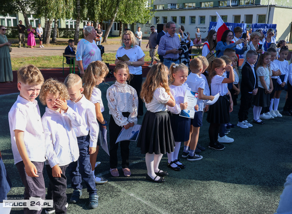 Rozpoczęcie nowego roku szkolnego w SP 5 w Policach