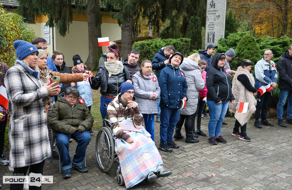 Podniesienie flagi w PSONI Koło w Policach