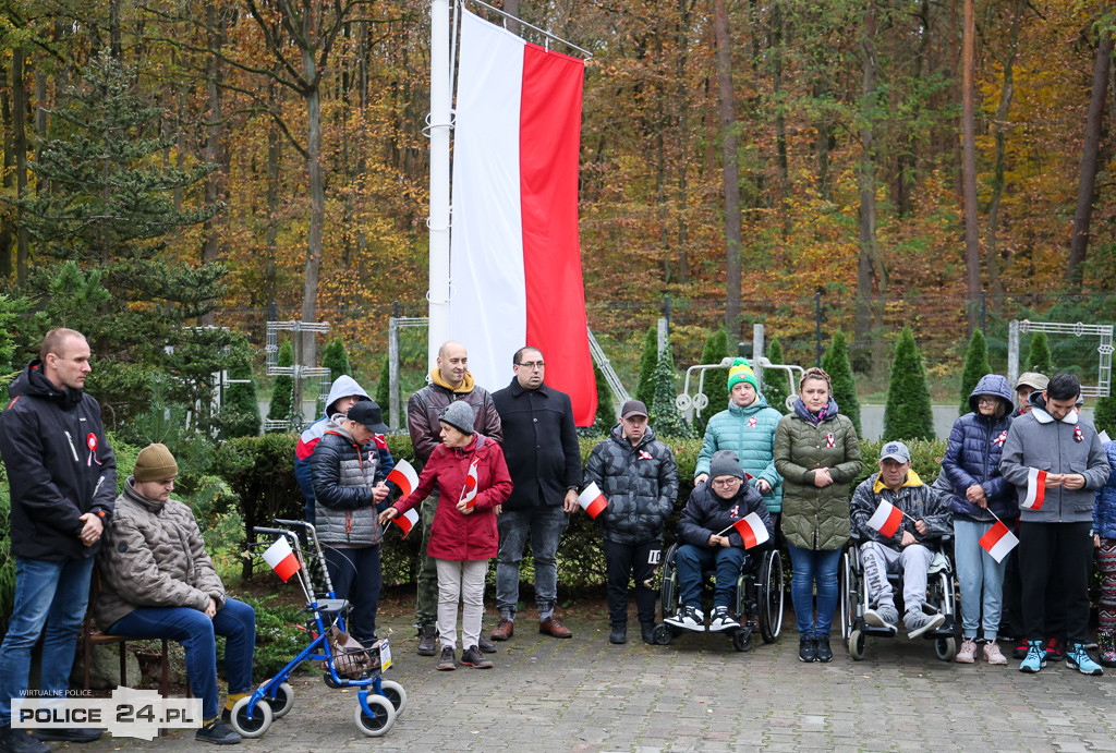 Podniesienie flagi w PSONI Koło w Policach