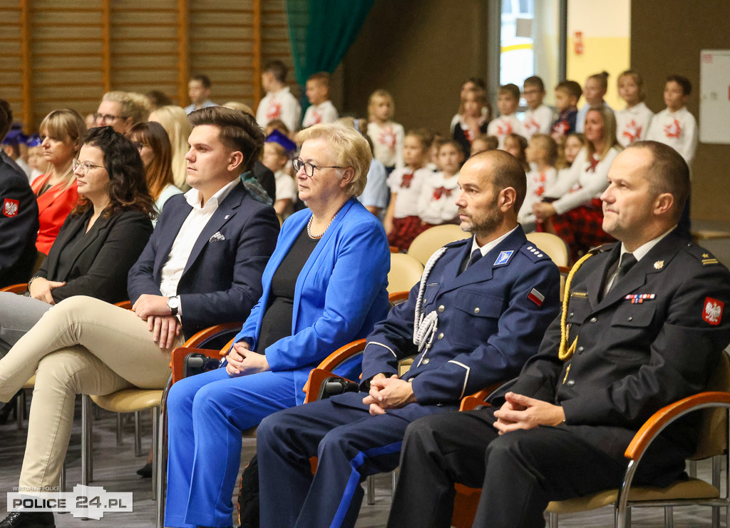 Uroczyste ślubowanie uczniów klas pierwszych w 