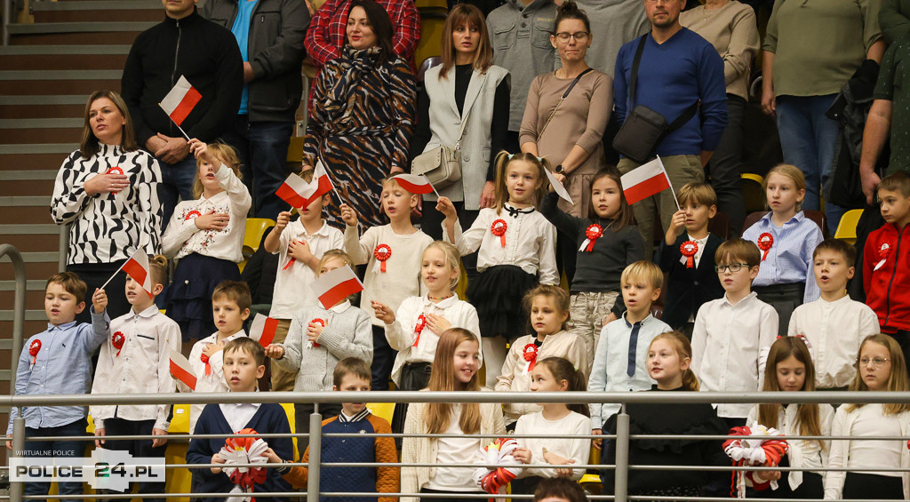 Uroczyste ślubowanie uczniów klas pierwszych w 