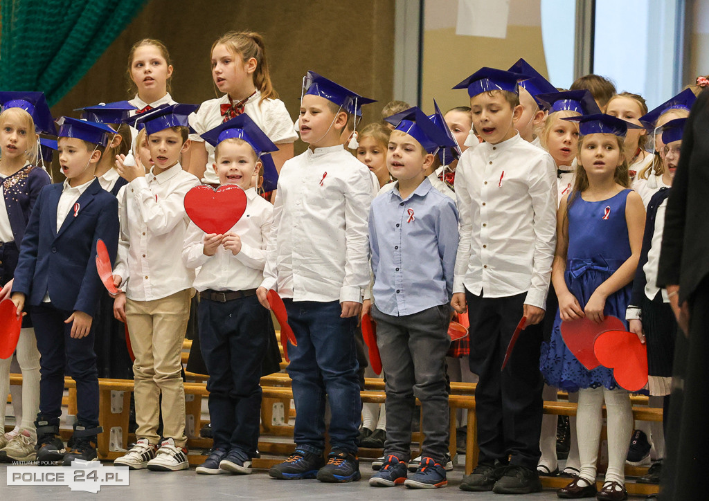 Uroczyste ślubowanie uczniów klas pierwszych w 