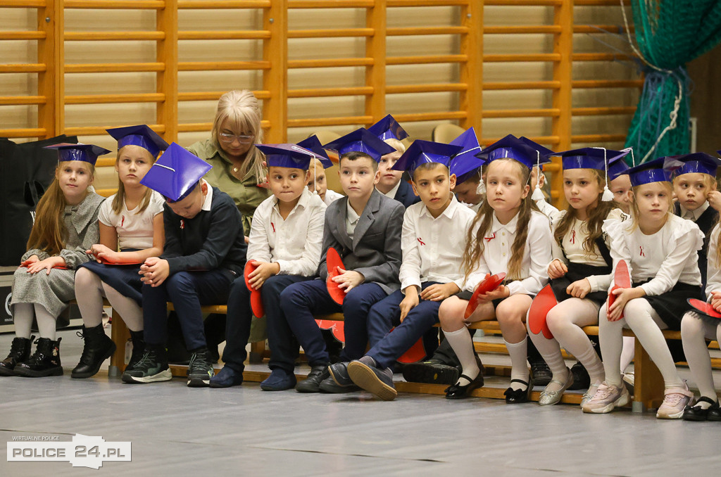 Uroczyste ślubowanie uczniów klas pierwszych w 