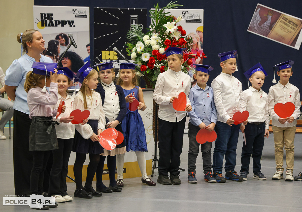 Uroczyste ślubowanie uczniów klas pierwszych w 