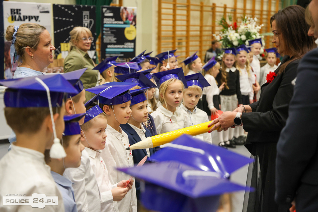 Uroczyste ślubowanie uczniów klas pierwszych w 