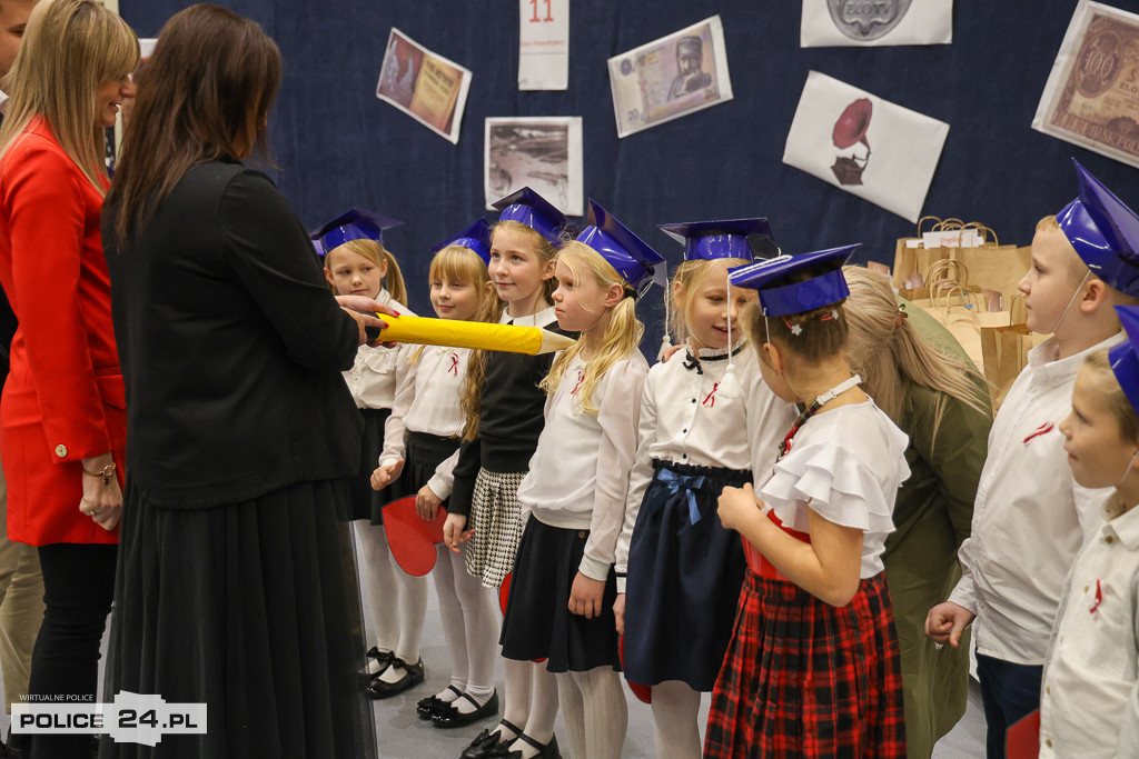 Uroczyste ślubowanie uczniów klas pierwszych w 