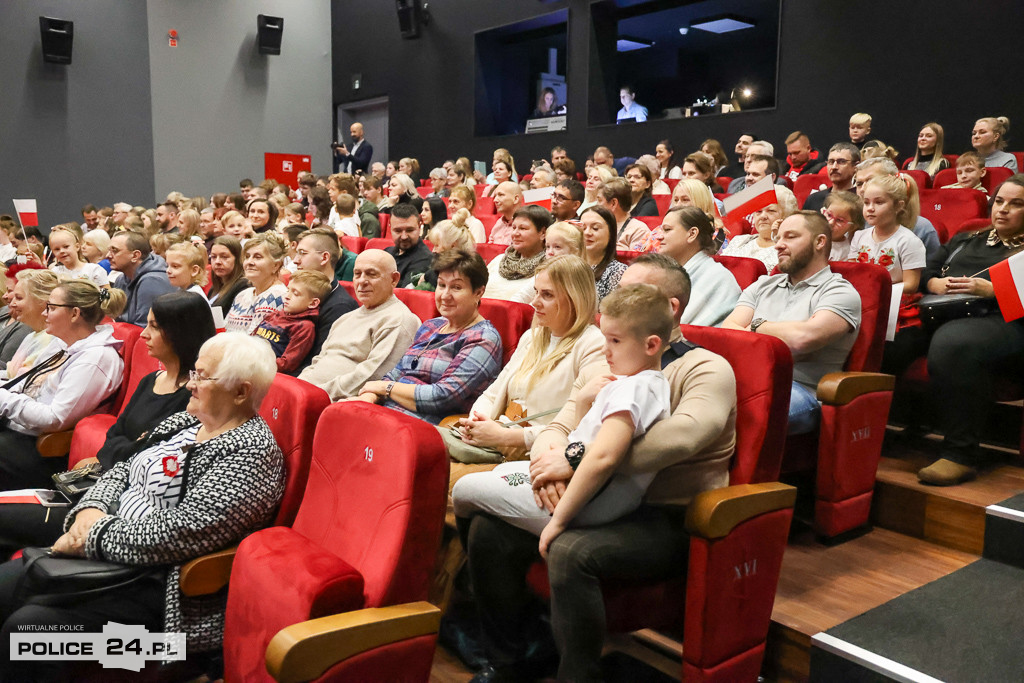 Rodzinny Śpiewnik Patriotyczny w polickim MOK