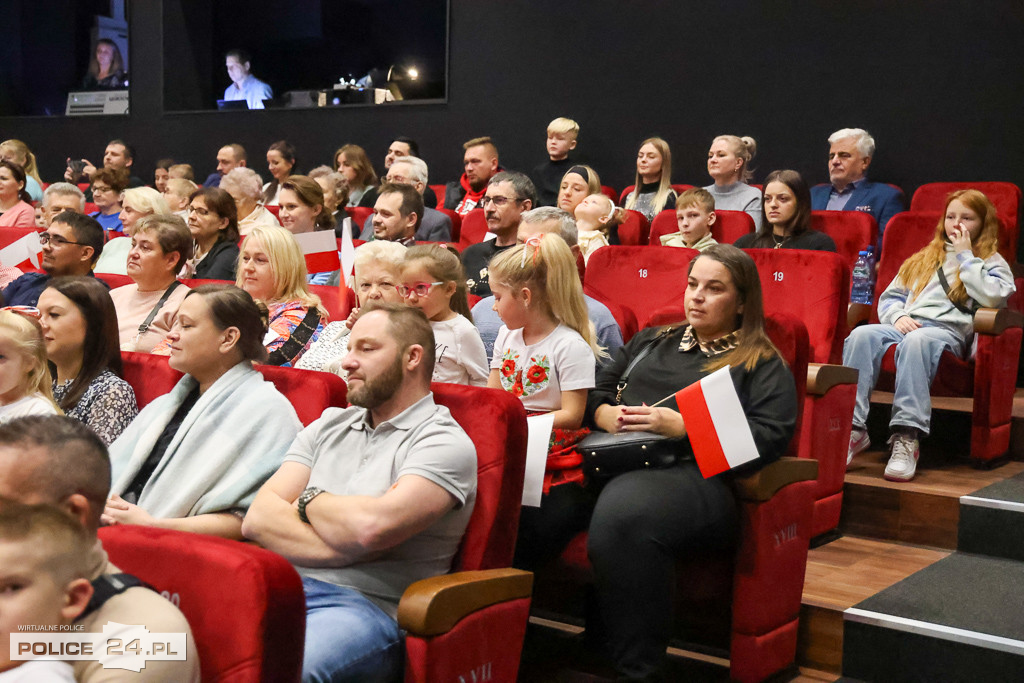 Rodzinny Śpiewnik Patriotyczny w polickim MOK