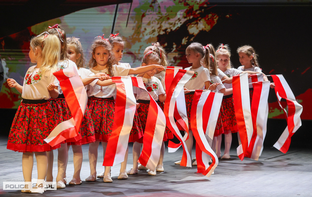 Rodzinny Śpiewnik Patriotyczny w polickim MOK