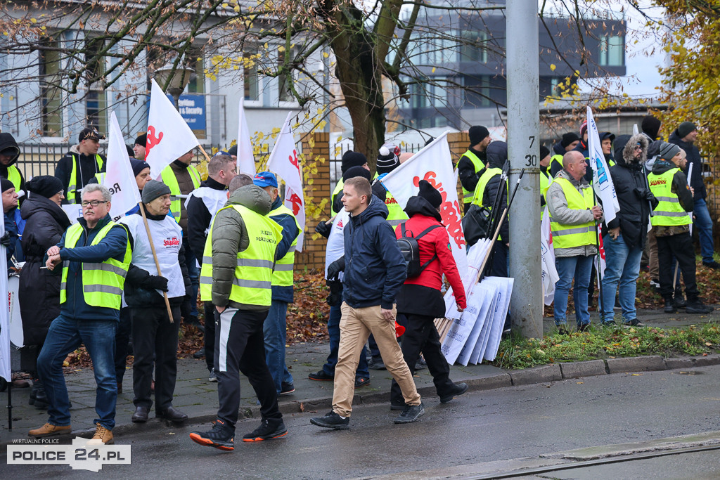 Protest pracowników Grupy Azoty Police w Szczecinie