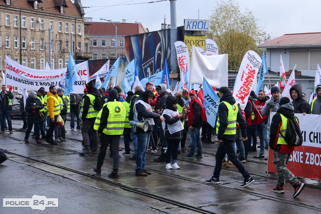 Protest pracowników Grupy Azoty Police w Szczecinie