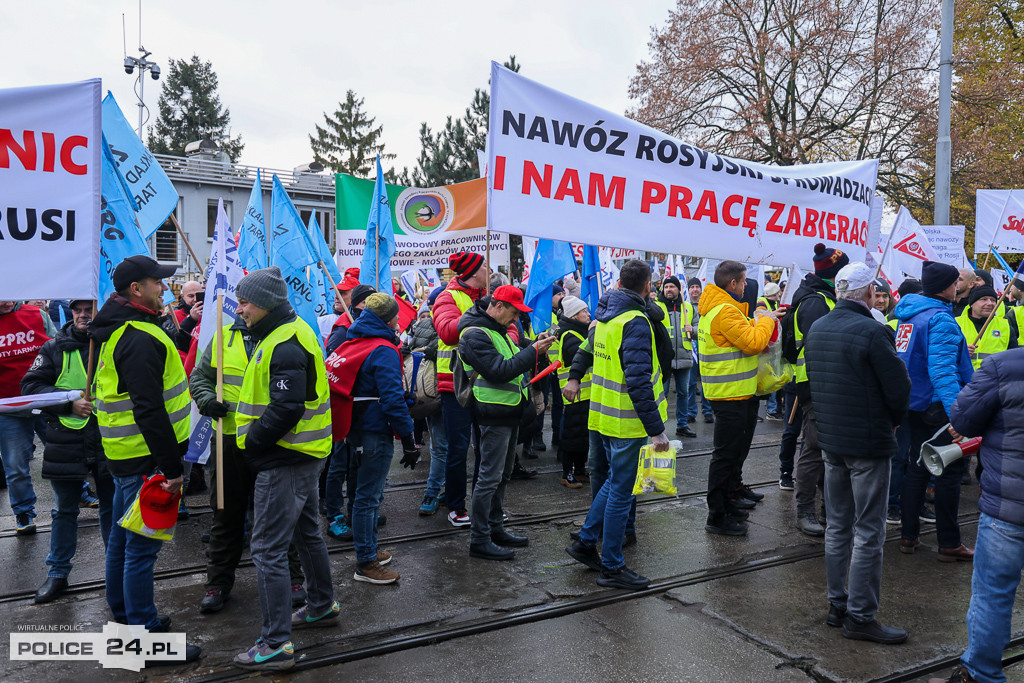 Protest pracowników Grupy Azoty Police w Szczecinie