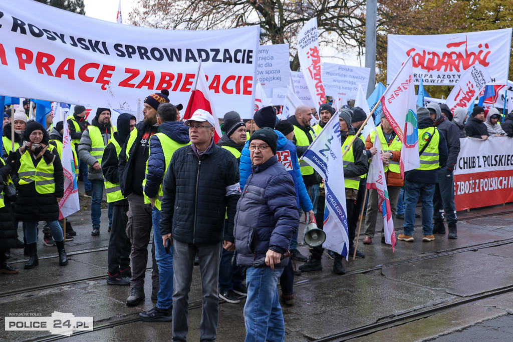 Protest pracowników Grupy Azoty Police w Szczecinie