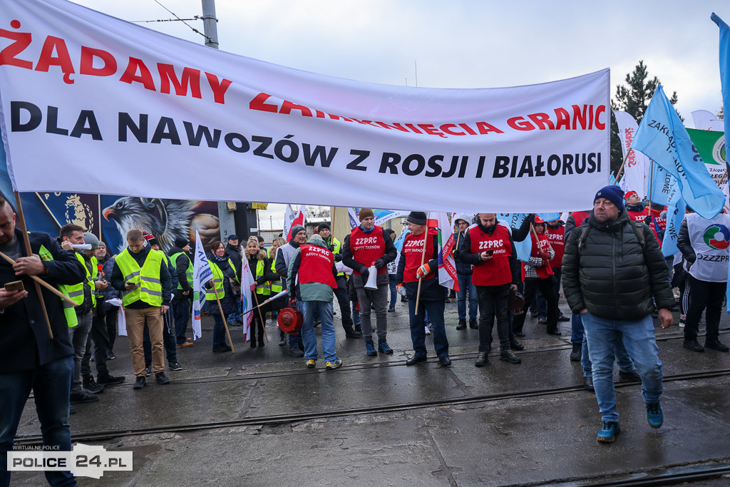 Protest pracowników Grupy Azoty Police w Szczecinie