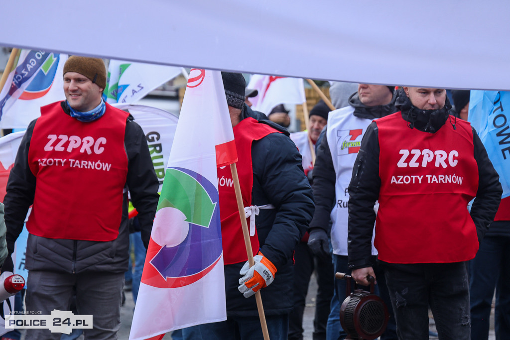 Protest pracowników Grupy Azoty Police w Szczecinie