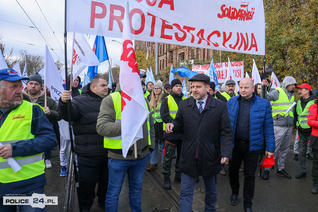 Protest pracowników Grupy Azoty Police w Szczecinie