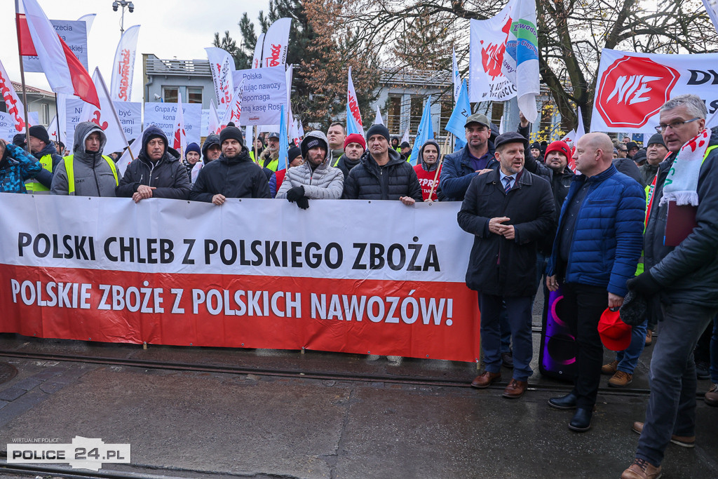 Protest pracowników Grupy Azoty Police w Szczecinie