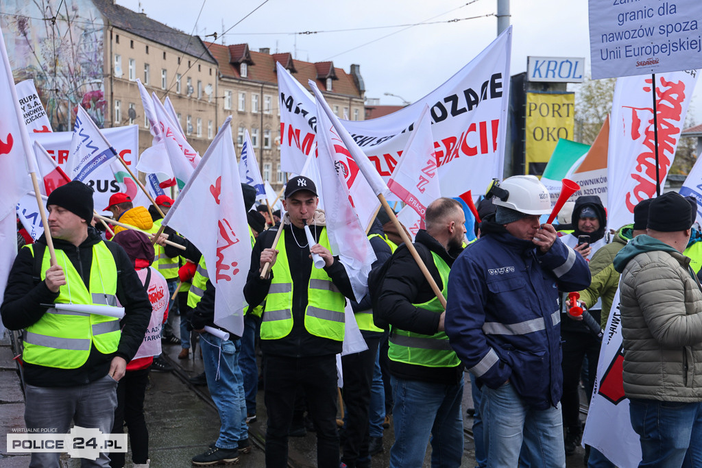 Protest pracowników Grupy Azoty Police w Szczecinie