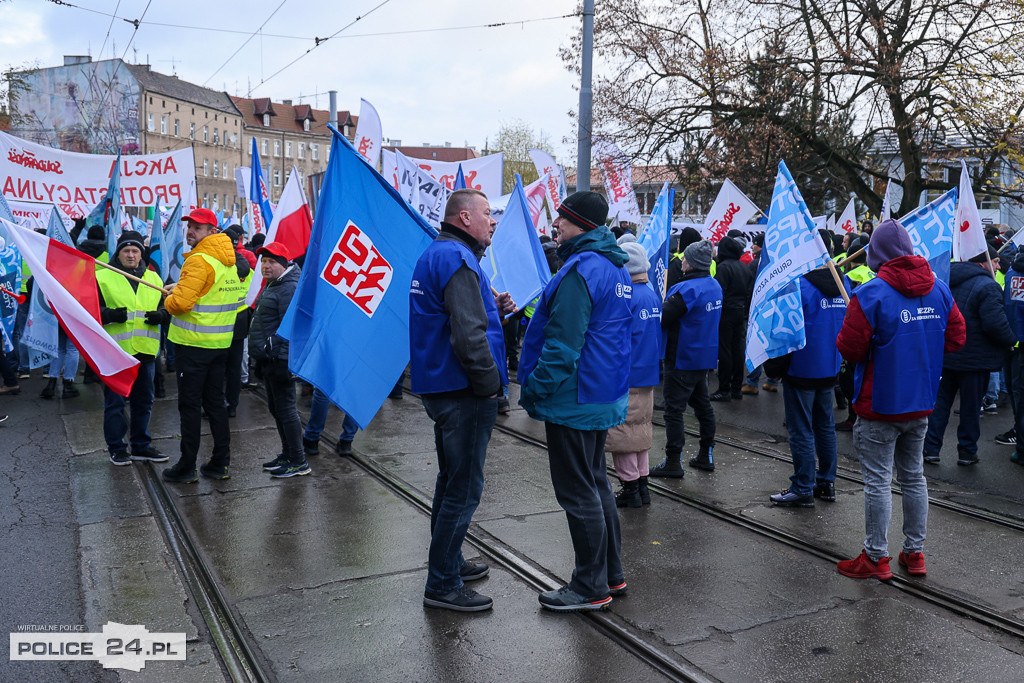 Protest pracowników Grupy Azoty Police w Szczecinie