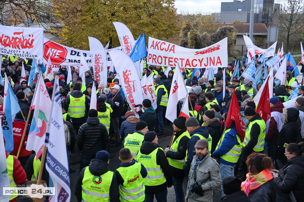 Protest pracowników Grupy Azoty Police w Szczecinie