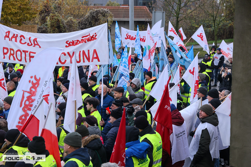 Protest pracowników Grupy Azoty Police w Szczecinie