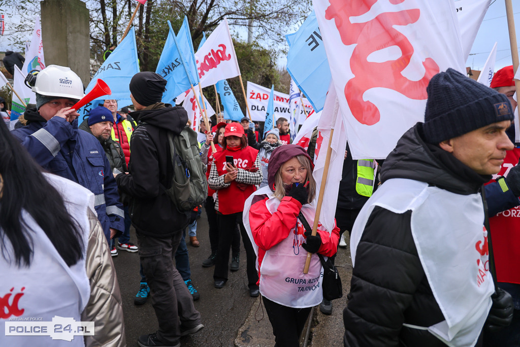 Protest pracowników Grupy Azoty Police w Szczecinie