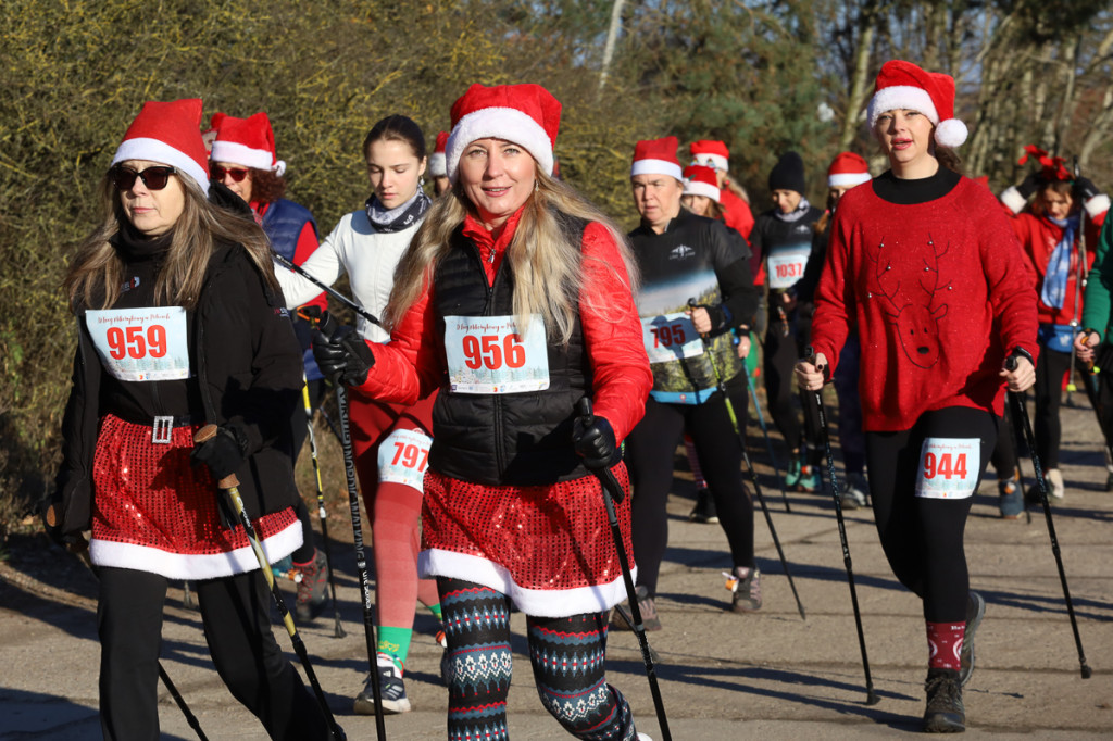 XII Bieg Mikołajkowy - marsz Nordic Walking