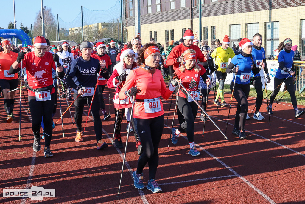 XII Bieg Mikołajkowy - marsz Nordic Walking