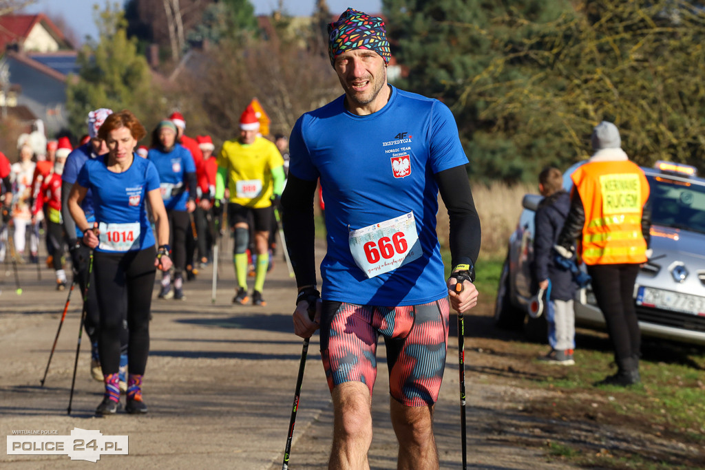 XII Bieg Mikołajkowy - marsz Nordic Walking