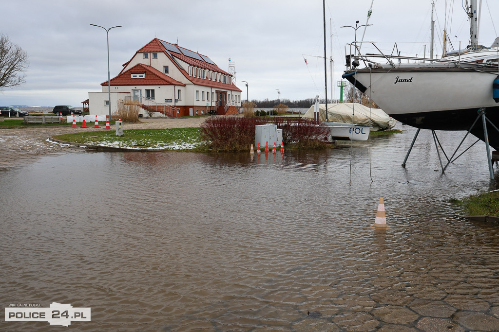 Zalania w Policach, Jasienicy, Trzebieży