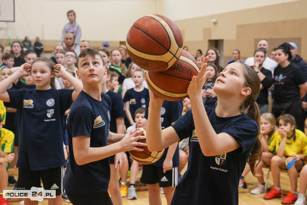 Turniej Gier i Zabaw Ruchowych o Puchar Burmistrza Polic