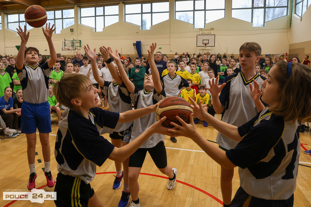 Turniej Gier i Zabaw Ruchowych o Puchar Burmistrza Polic