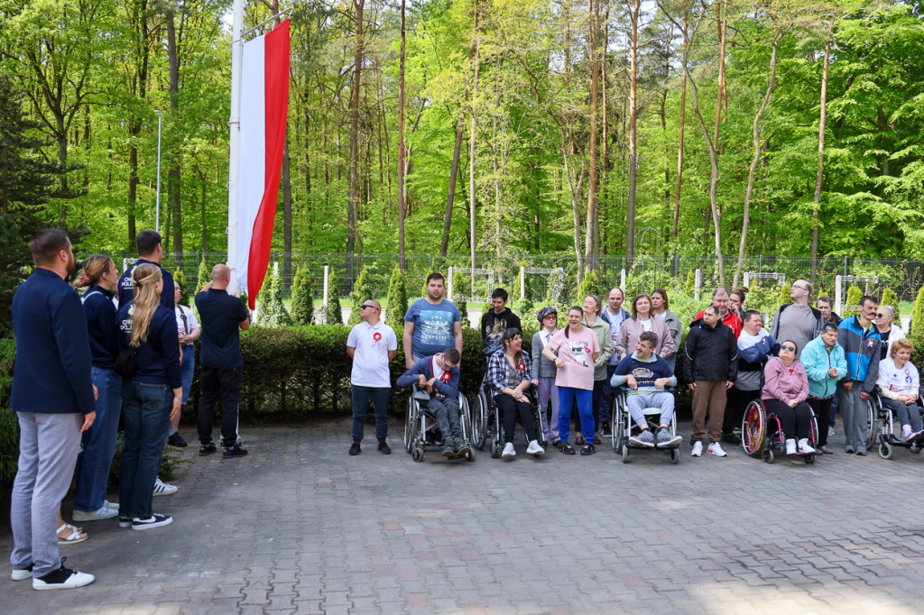Uroczystość wciągnięcia flagi w PSONI Police