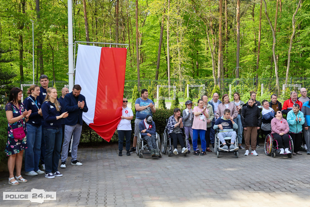 Uroczystość wciągnięcia flagi w PSONI Police