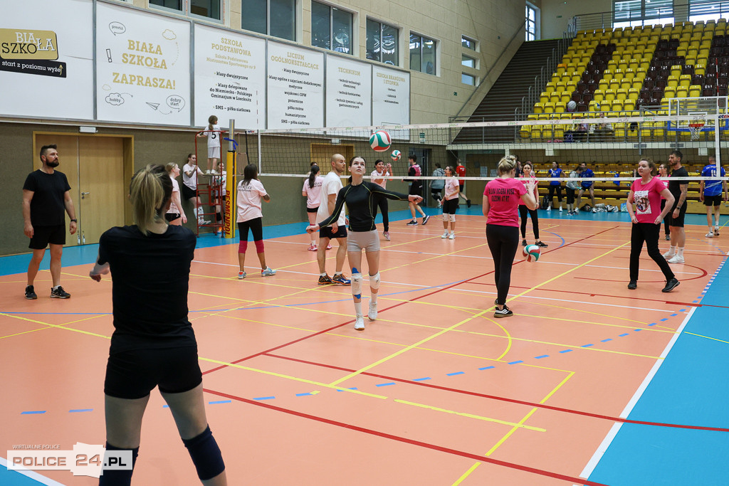 Nocny Turniej Siatkówki w Policach – Grali dla Lilki