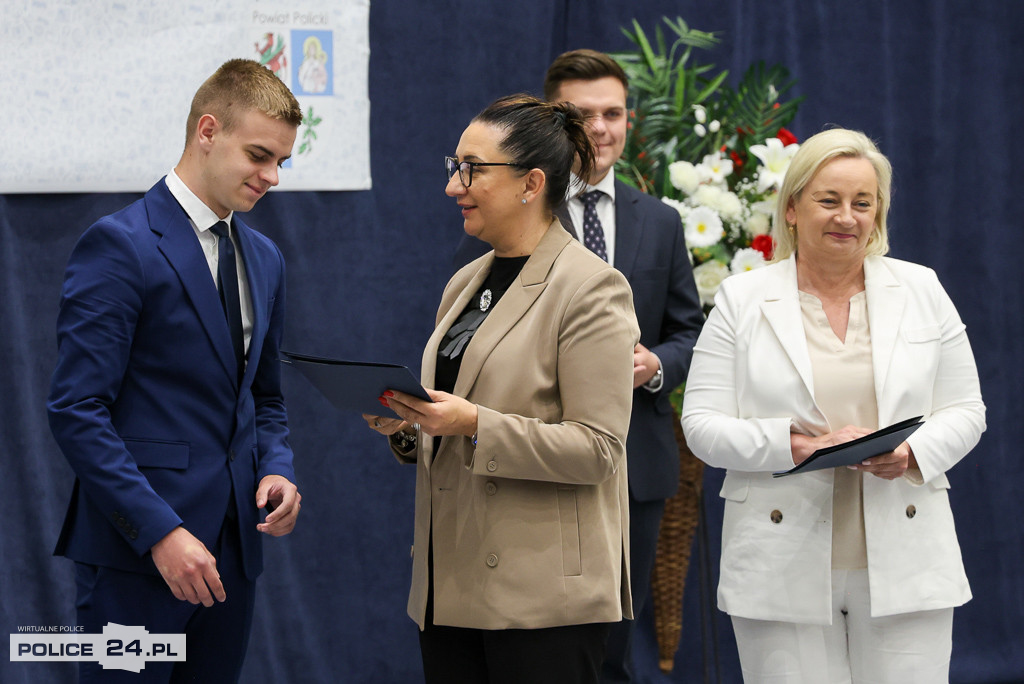 Powiatowa Gala Laureatów 2025 w Policach