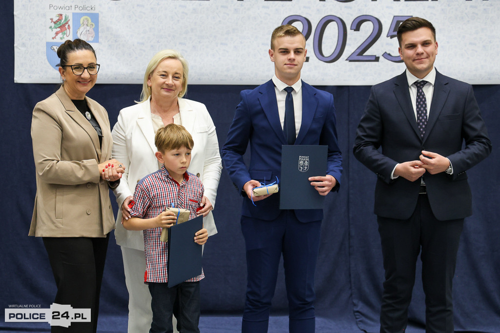 Powiatowa Gala Laureatów 2025 w Policach