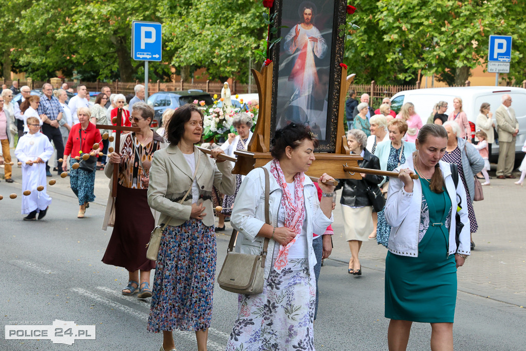 Procesja w parafii pw. św. Kazimierza w Policach