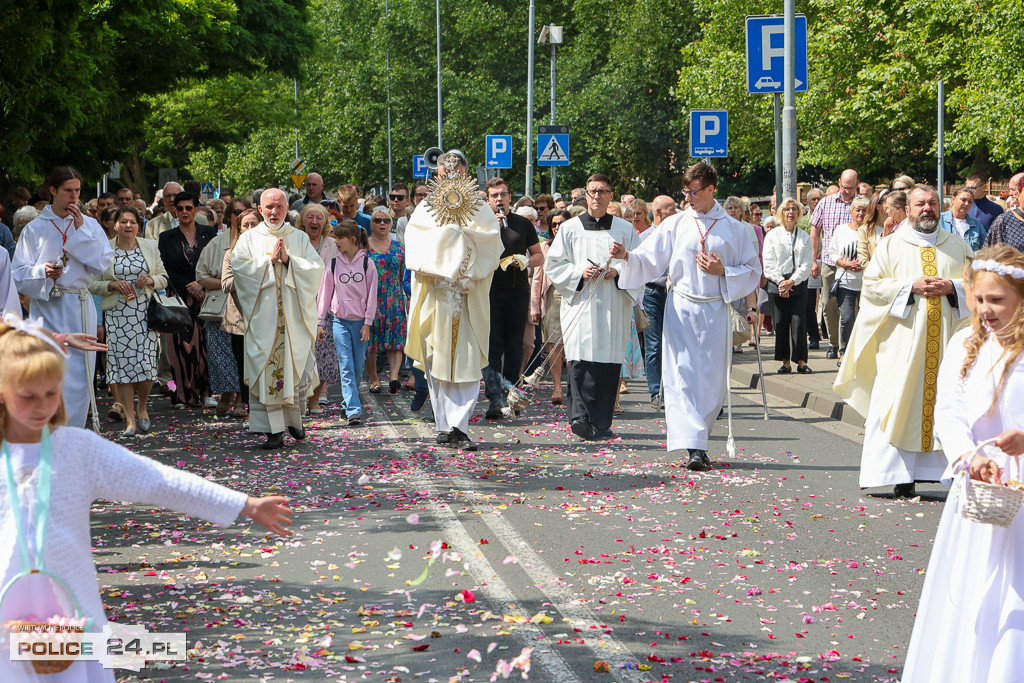 Procesja w parafii pw. św. Kazimierza w Policach