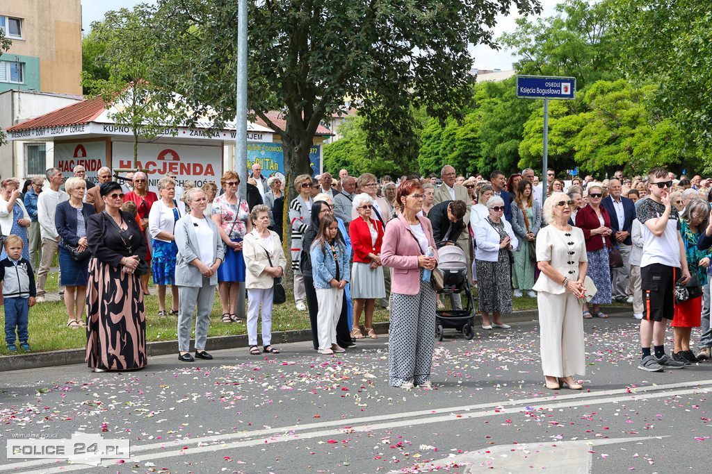 Procesja w parafii pw. św. Kazimierza w Policach