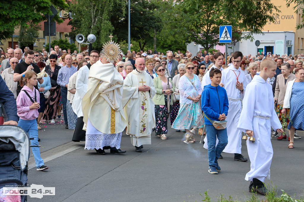 Procesja w parafii pw. św. Kazimierza w Policach