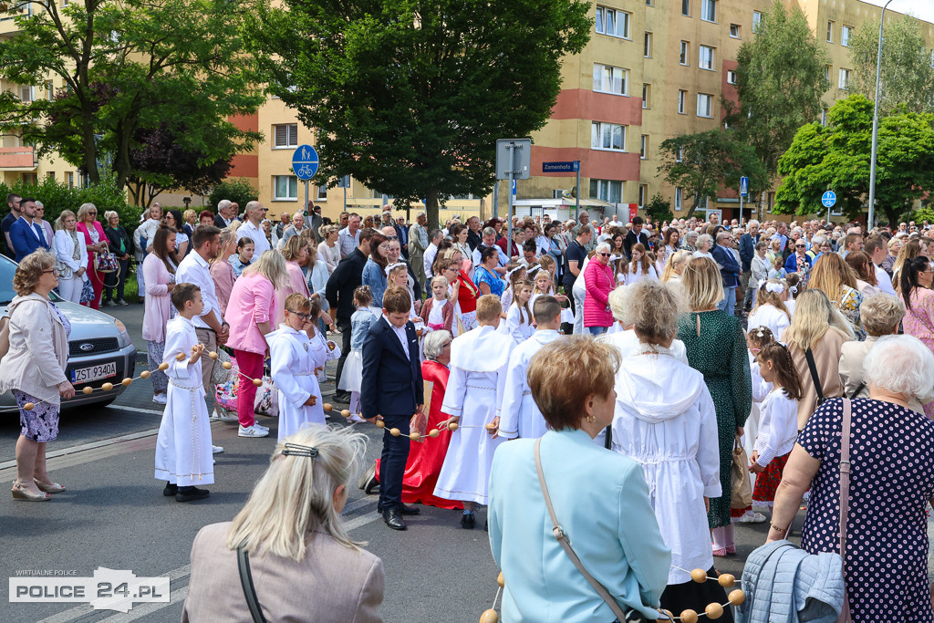 Procesja w parafii pw. św. Kazimierza w Policach