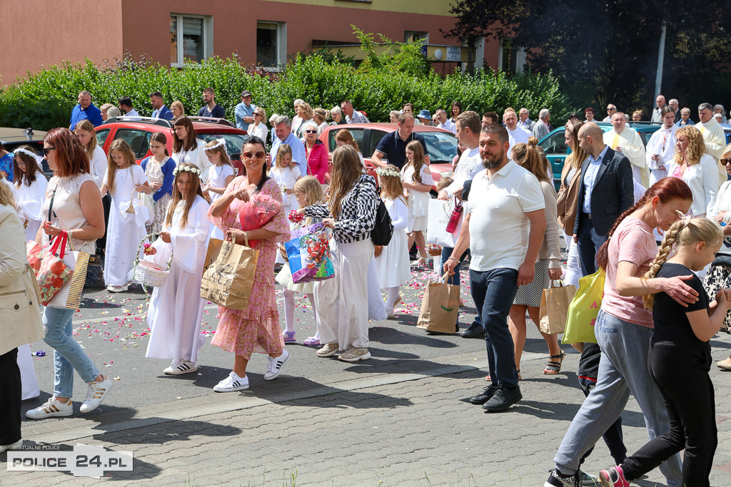 Procesja w parafii pw. św. Kazimierza w Policach